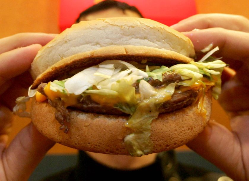 Τα σνακς και το μέγεθος των μερίδων φαγητού «σαμποτάρουν» την απώλεια βάρους