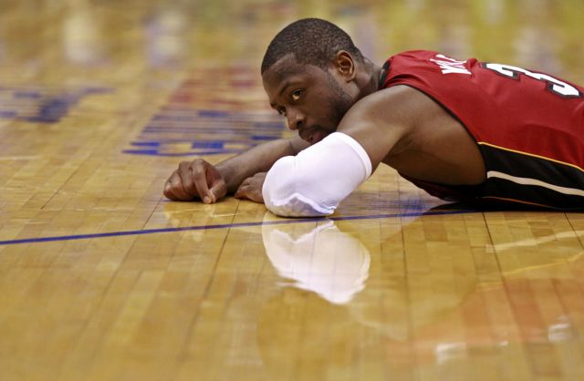 Ντουέιν Γουέιντ, ένας πατέρας μόνος ψάχνει το… δαχτυλίδι