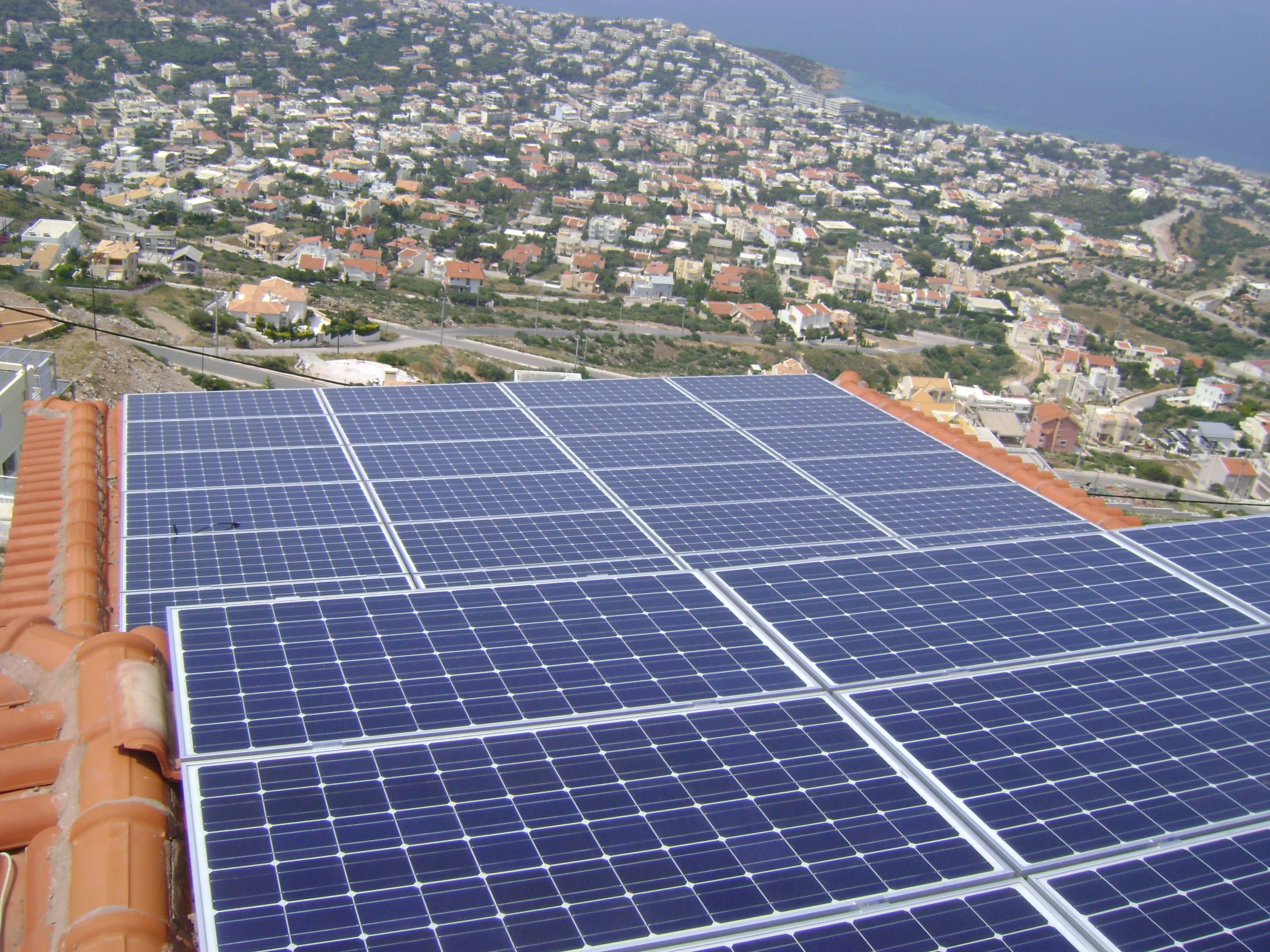 Tεχνικές και ηλεκτρολογικές πληροφορίες για την ορθή εγκατάσταση φωτοβολταϊκών στη στέγη ή την ταράτσα σας