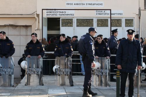 Κατηγορούμενος για τους «Πυρήνες» συνελήφθη να διακινεί ναρκωτικά στο δικαστήριο