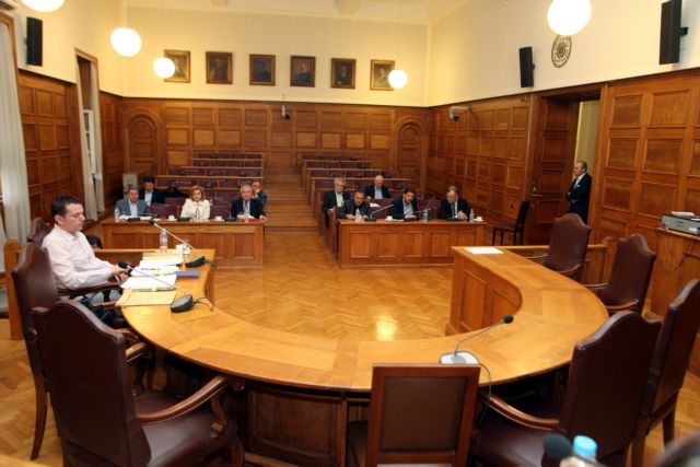 Αγώνας δρόμου για κοινό πόρισμα στην Προανακριτική για τα υποβρύχια