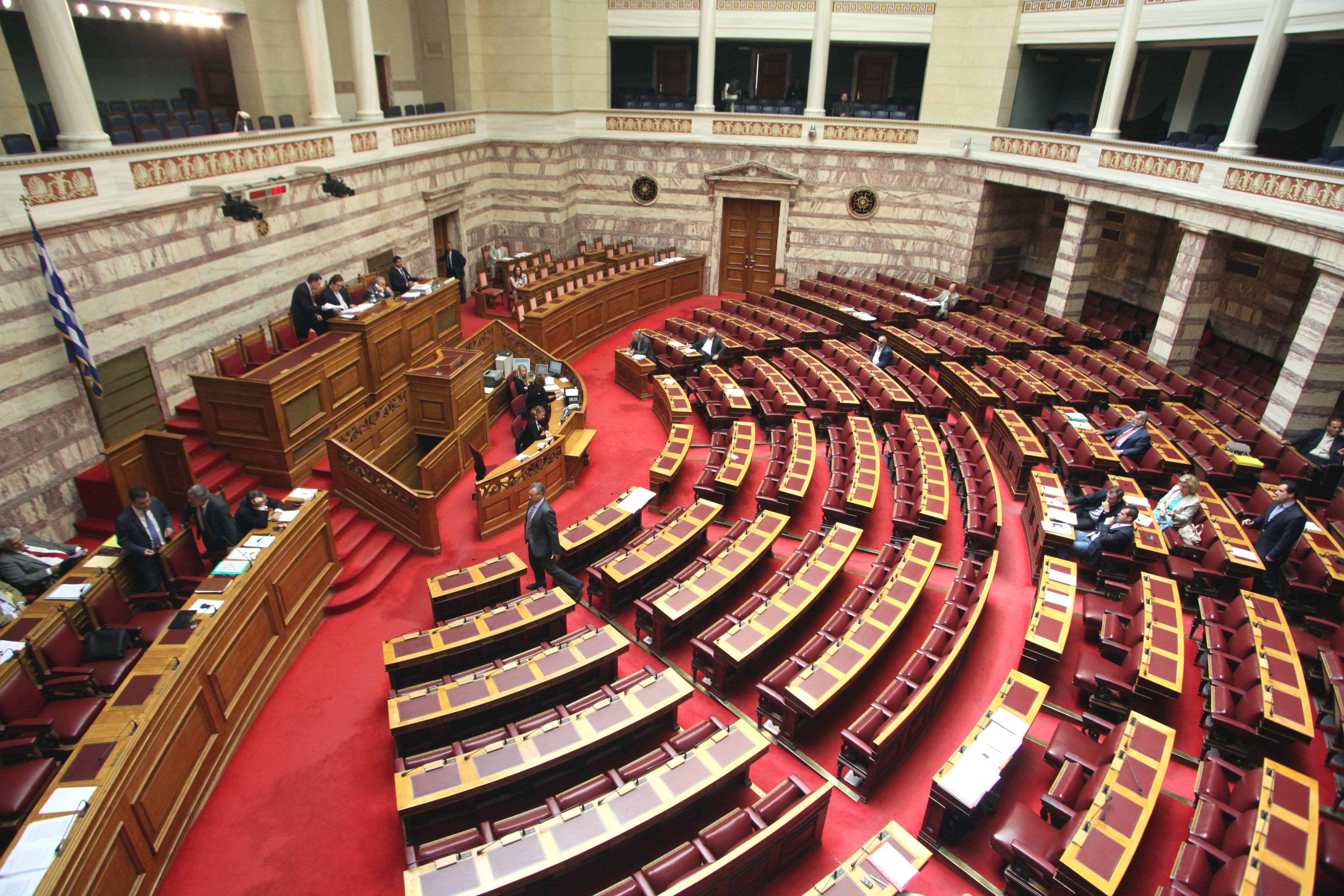 Με φόντο τη συναίνεση η σύζητηση για την παροχή ψήφου εμπιστοσύνης στην κυβέρνηση