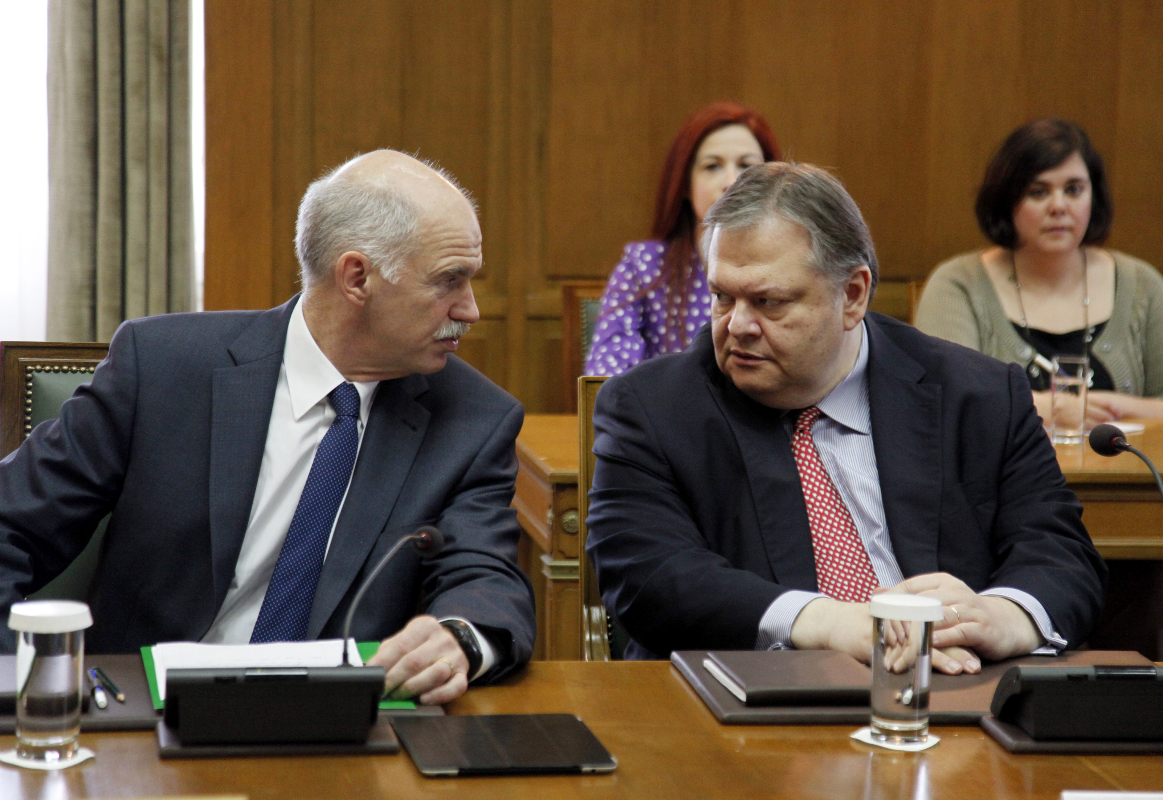 Ταχείς ρυθμούς, αλληλεγγύη και συνοχή ζήτησε στο Υπουργικό ο Γ.Παπανδρέου