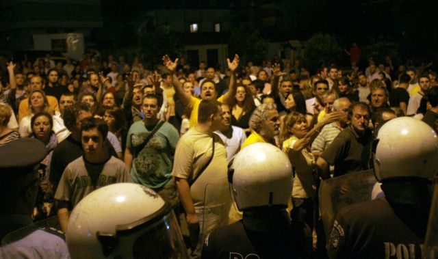 Στο ΚΑΠΗ Αργυρούπολης έμεινε «πολιορκημένος» για δύο ώρες ο Γ.Πεταλωτής