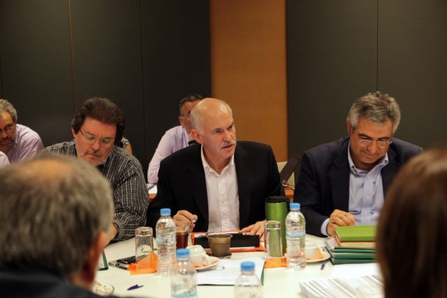 Θα επιμείνουμε στην προσπάθεια εθνικής συνεννόησης, τόνισε ο Γ.Παπανδρέου