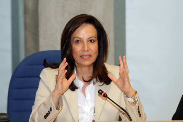 Η χώρα χρειάζεται κυβέρνηση με νέα δομή, εκτιμά η Άννα Διαμαντοπούλου