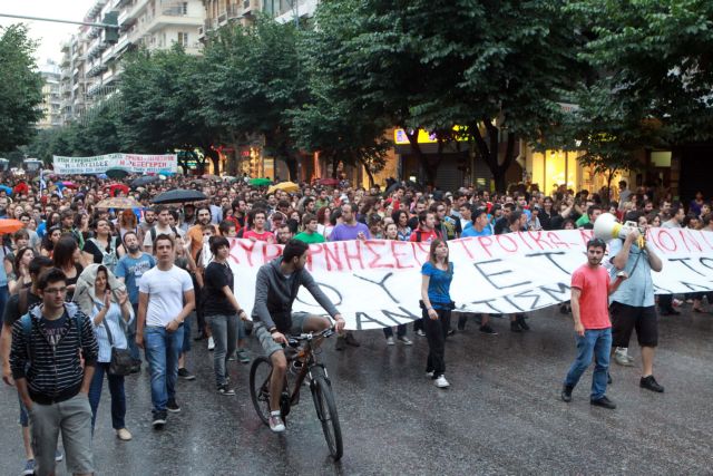 Μικροεπεισόδια σε συγκεντρώσεις «Αγανακτισμένων» και ακροδεξιών στη Θεσσαλονίκη