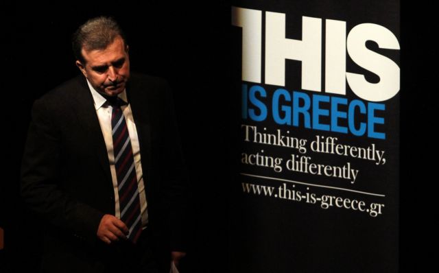 «Κρεμόμαστε από μία κλωστή» δηλώνει ο Μιχάλης Χρυσοχοΐδης