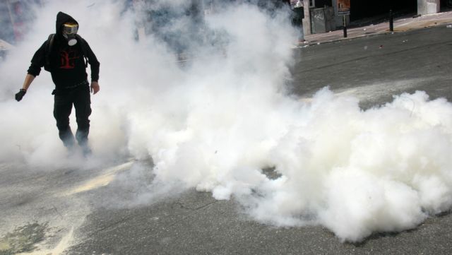 Καταστροφή γραφείων του ΠΑΣΟΚ σε Χανιά και Ηράκλειο