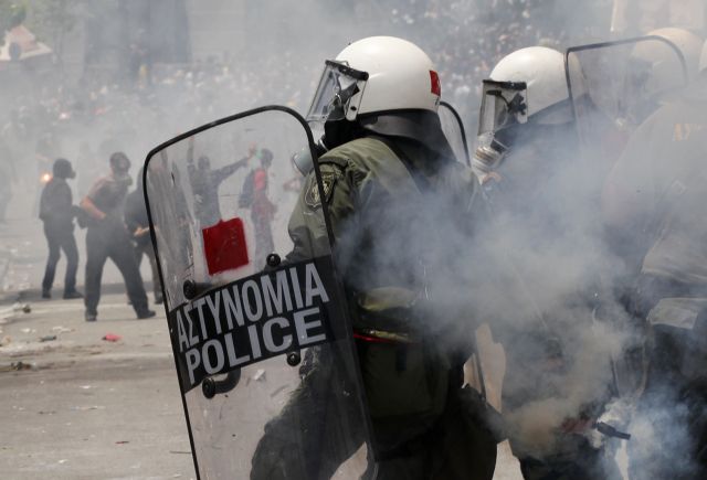 «Εγκλωβισμένοι εργαζόμενοι» της ΕΘΕΛ όσοι εμφανίζονται στο βίντεο, λέει η ΕΛ.ΑΣ.