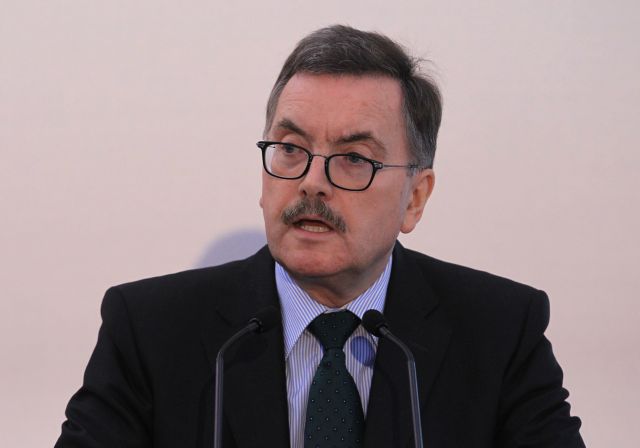 «Να σταματήσουν οι στείρες συζητήσεις» για το ελληνικό χρέος, λέει ο Γ.Σταρκ της ΕΚΤ