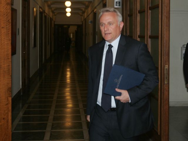 Πρόταση Ραγκούση για έκτακτη φορολόγηση πολιτικών και υψηλόβαθμων κρατικών λειτουργών από το ’74 και μετά