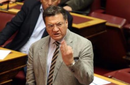 Αντιπαράθεση ΠΑΣΟΚ-ΣΥΡΙΖΑ στη Βουλή για τους προπηλακισμούς των πολιτικών