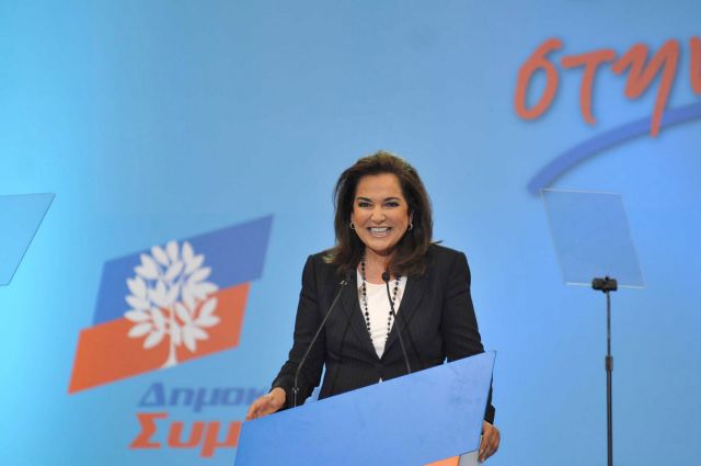 Ανίκανοι οι αρχηγοί του ΠΑΣΟΚ και της ΝΔ, λέει η Ντόρα Μπακογιάννη