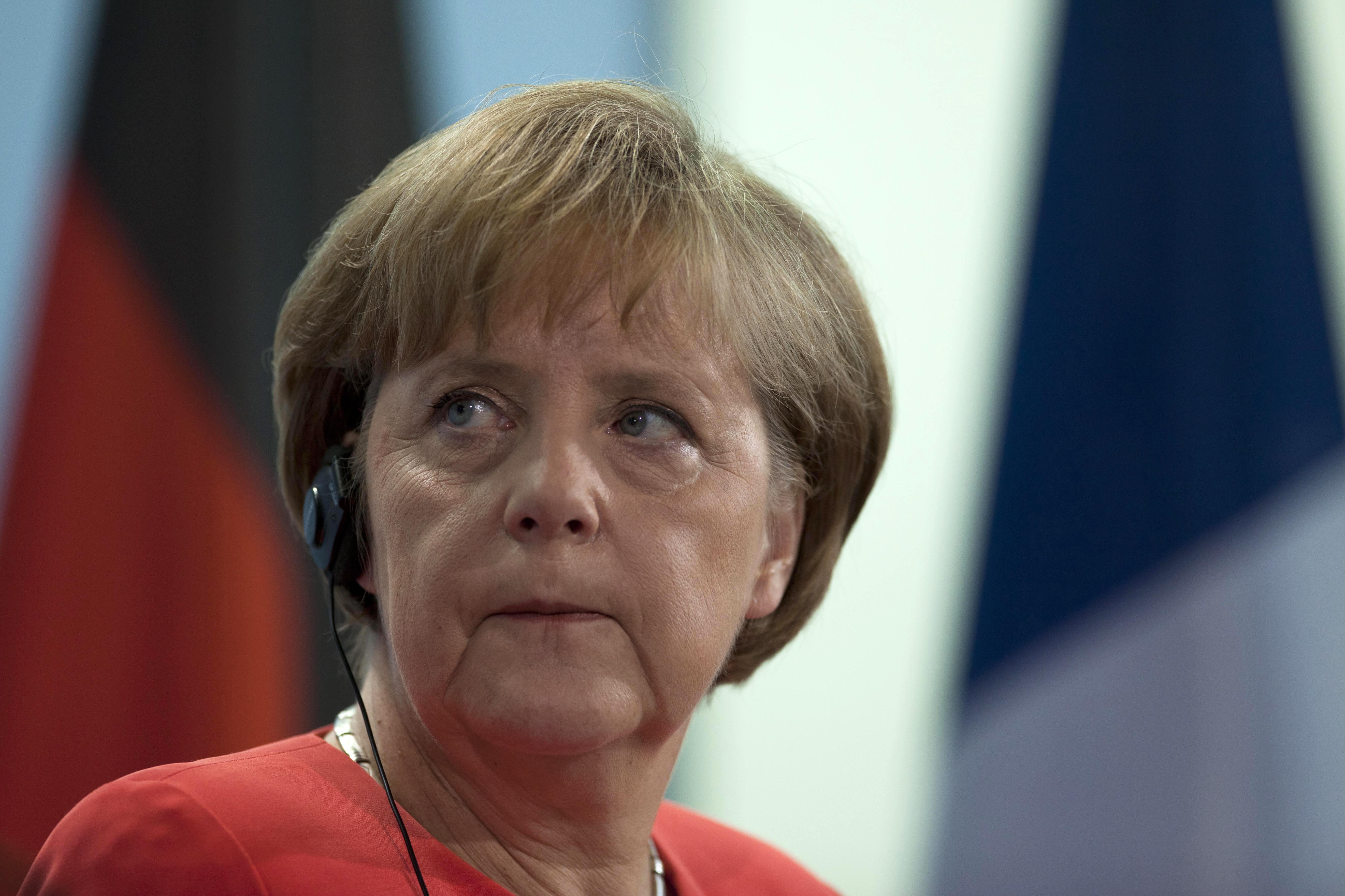 «Αλληλέγγυοι όλοι, αλλά ας βοηθήσει και η Ελλάδα τον εαυτό της» λέει η Μέρκελ