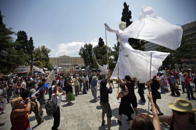 Συγκεντρώσεων συνέχεια στο Σύνταγμα με το βλέμμα στην ψήφιση του Μεσοπρόθεσμου