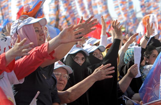 Με το βλέμμα στους συσχετισμούς της επόμενης ημέρας οι εκλογές στην Τουρκία