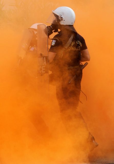 Υπέρμετρη βία της ελληνικής αστυνομίας καταγγέλλει η Διεθνής Αμνηστία