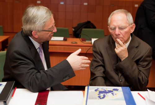 Υπέρ της ήπιας αναδιάρθρωσης του ελληνικού χρέους με συμμετοχή ιδιωτών ο Ζαν-Κλοντ Γιούνκερ