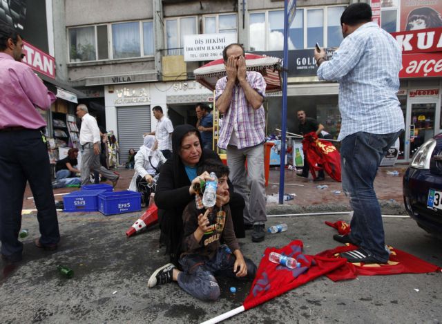 Δακρυγόνα κατά Κούρδων διαδηλωτών και βουλευτών στην Κωνσταντινούπολη