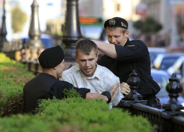 Δεκάδες συλλήψεις σε αντικυβερνητική διαδήλωση στη Λευκορωσία