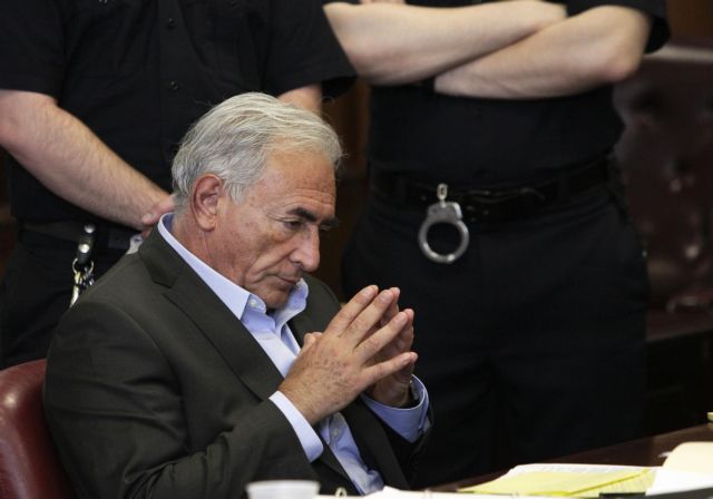 Ενώπιον του δικαστηρίου ο Στρος-Καν για να δηλώσει «αθώος»