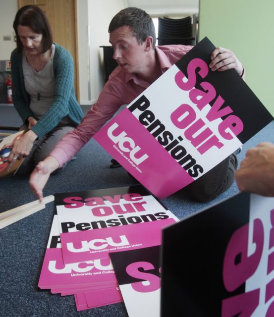 Παραλύει ο δημόσιος τομέας στη Βρετανία λόγω 24ωρης απεργίας