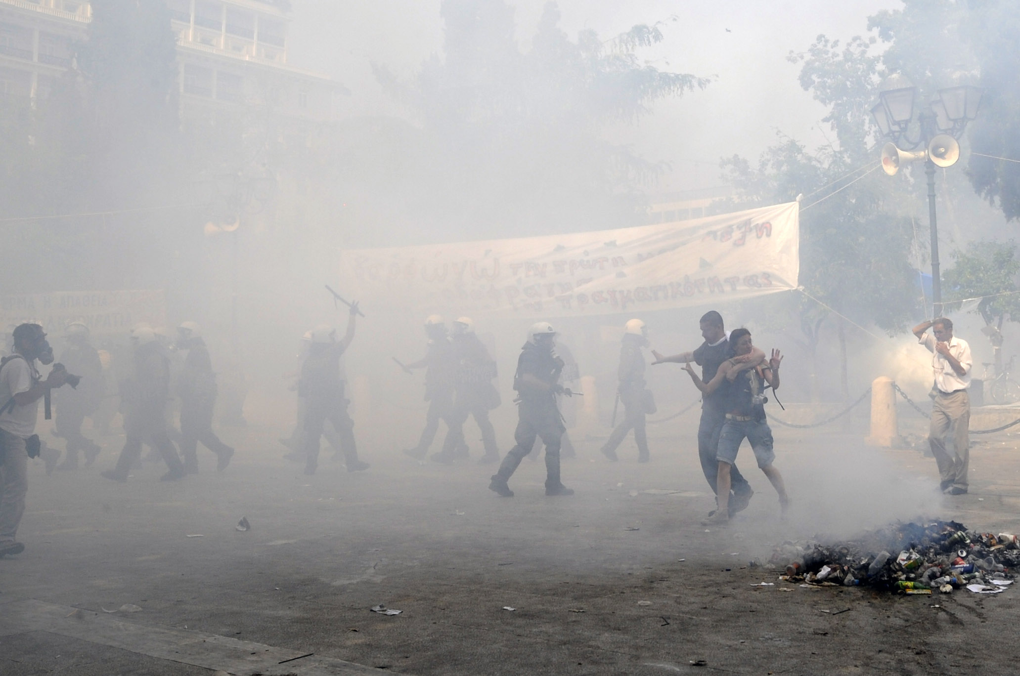 Από τα υπουργεία ζητά ο Γ.Καμίνης την κάλυψη των ζημιών για τους βανδαλισμούς στο Σύνταγμα
