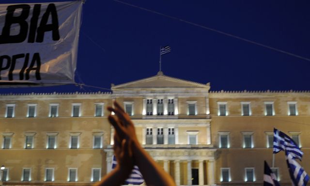 Υπέρ των «Αγανακτισμένων» η πλειοψηφία των Ελλήνων, σύμφωνα με έρευνα