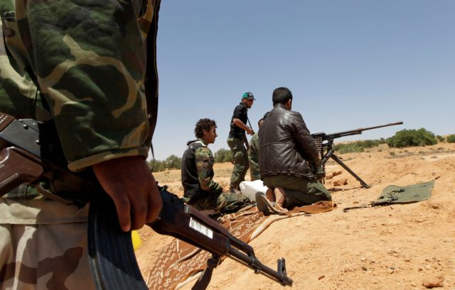 Για στρατολόγηση κακοποιών κατηγορούν το καθεστώς Καντάφι οι αντάρτες