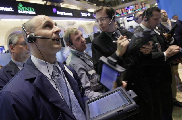 Ισχυρή πτώση στη Γουόλ Στριτ την Τετάρτη, στο κόκκινο και τα ευρωπαϊκά χρηματιστήρια