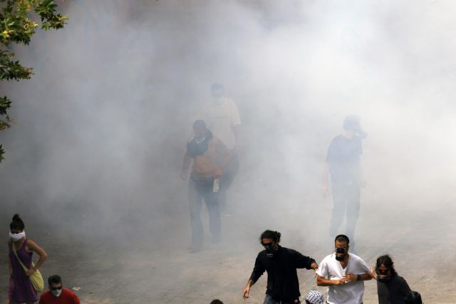 Αναταραχή στην Ελλάδα και στην πολιτική σκηνή βλέπουν τα ξένα μέσα