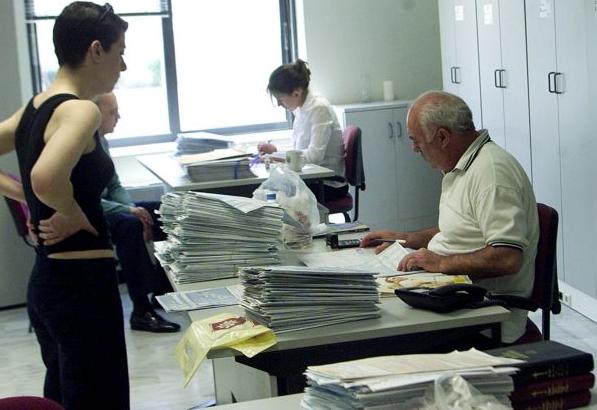 «Κεφαλικός φόρος» σε όλα τα εισοδήματα μέχρι το 2015