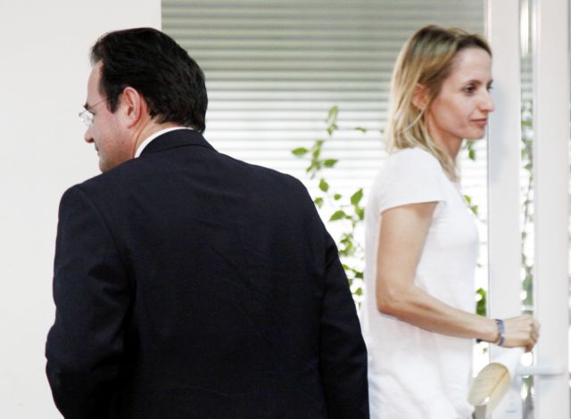 Αιχμές από την Τίνα Μπιρμπίλη προς Γιώργο Παπακωνσταντίνου για τα αυθαίρετα