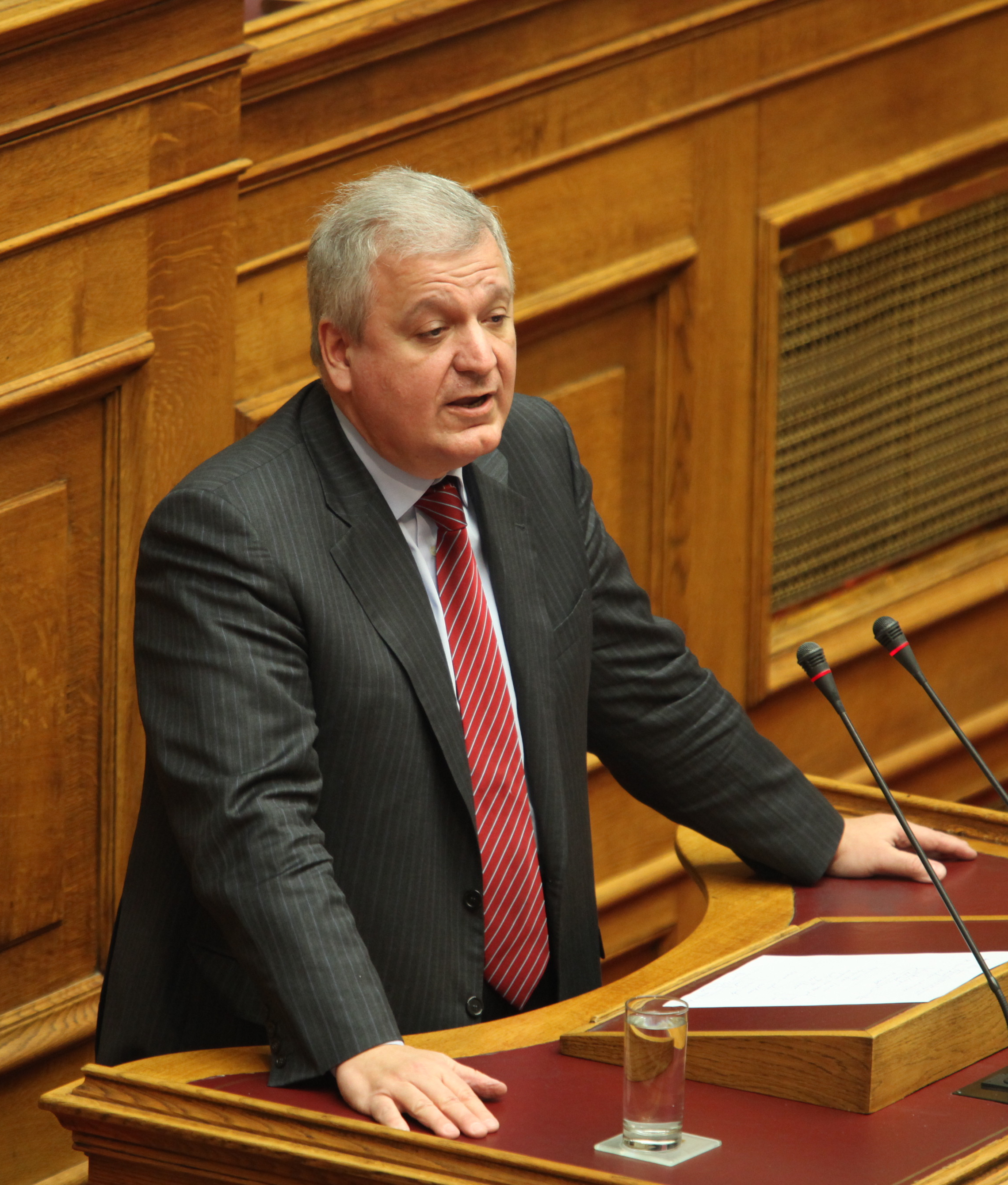 Αναγκαίο το Μεσοπρόθεσμο για να μην χρεοκοπήσει η χώρα, λέει ο Χρ. Πρωτόπαπας