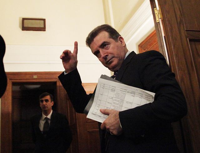 Το ν/σ για αδειοδότηση επαγγελματικών δραστηριοτήτων παρουσίασε στη Βουλή ο Μ.Χρυσοχοΐδης