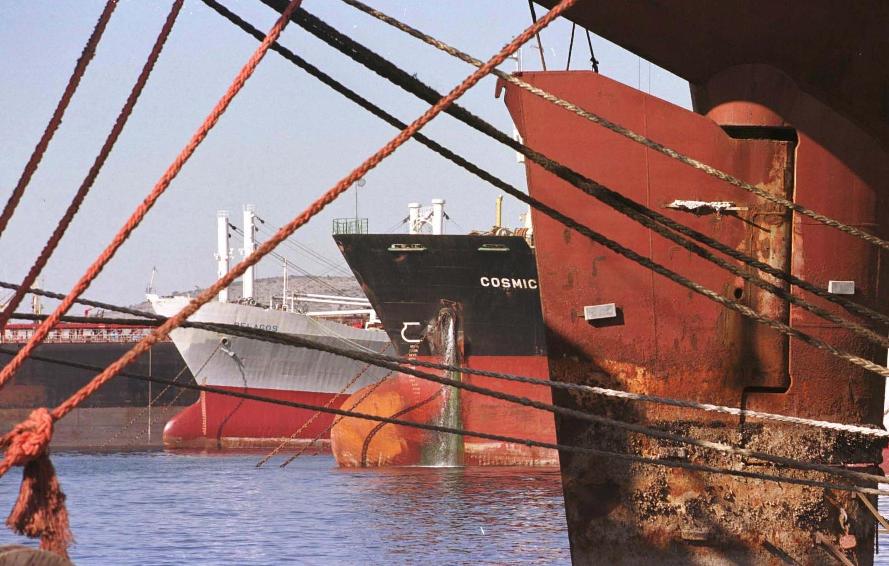 Νεκρός ο εργάτης που είχε τραυματιστεί σε δεξαμενόπλοιο στο Κερατσίνι