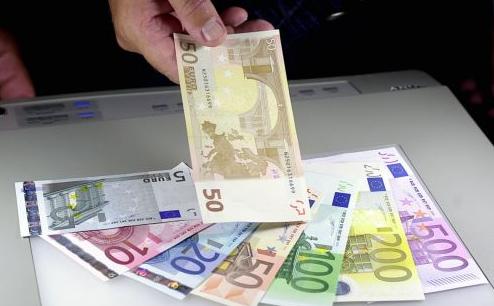 Ξεκινούν οι συζητήσεις με τις τράπεζες για τη νέα βοήθεια προς την Ελλάδα