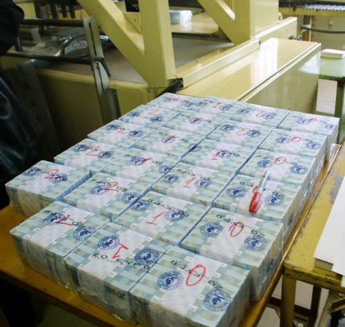 «Φιλική» προς τους οίκους αξιολόγησης η γαλλική πρόταση μετακύλισης του ελληνικού χρέους