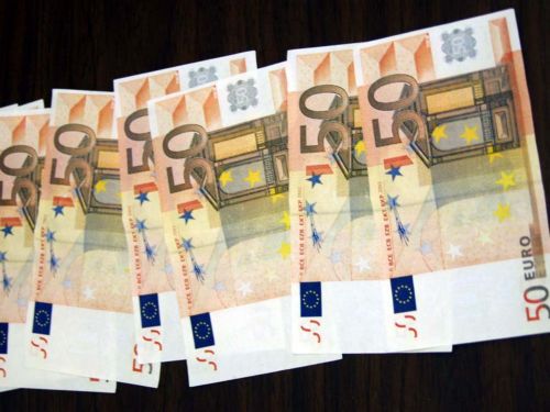 Τέλος επιτηδεύματος 300 ευρώ και για τη χρήση του 2010