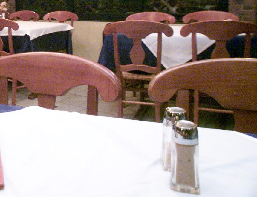 Αφαντες οι αλατιέρες από τα τραπέζια των εστιατορίων του Μπουένος Αϊρες