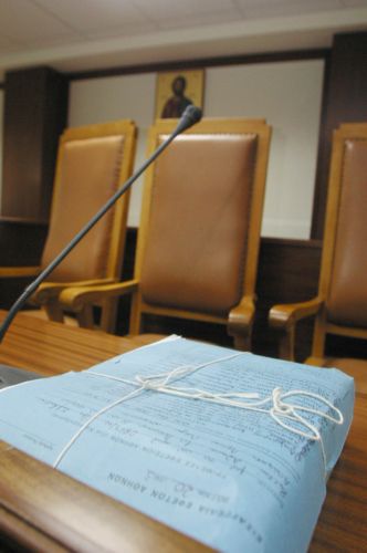 Προσφυγή των δικηγόρων στην Ολομέλεια του ΣτΕ για τον ΦΠΑ στις δικηγορικές αμοιβές