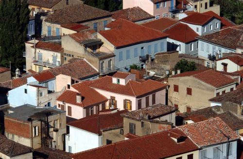 Πάγωμα αντικειμενικών αξιών και άρση «πόθεν έσχες» για αγορά κατοικίας μελετά η κυβέρνηση