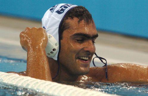 Υπέγραψε στη Χίο ο Θοδωρής Χατζηθεοδώρου