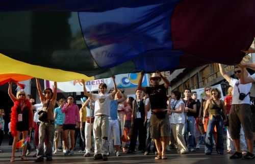 Παρέλαση στο κέντρο της Αθήνας στο πλαίσιο του Φεστιβάλ Υπερηφάνειας