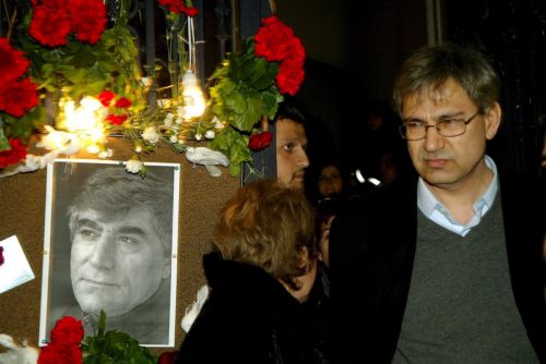 Ποινές 4-6 μηνών σε έξι αξιωματικούς για τη δολοφονία του Χραντ Ντινκ