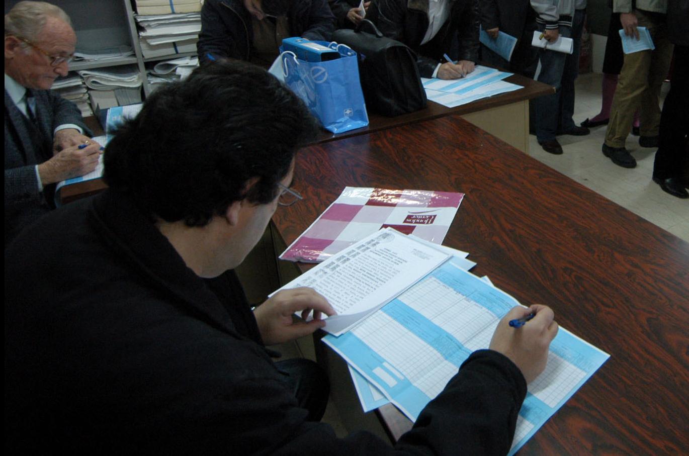 Μειωμένα κατά 50% τα βεβαιωμένα έσοδα σε ετήσια βάση