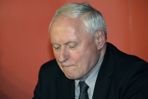 Υπέρ της διαγραφής του ελληνικού χρέους τάσσεται ο Όσκαρ Λαφοντέν