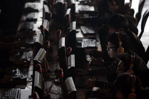 Για σκιώδη «παγκόσμιο διαδικτυακό πόλεμο» κατηγορεί το Πεκίνο την Ουάσινγκτον
