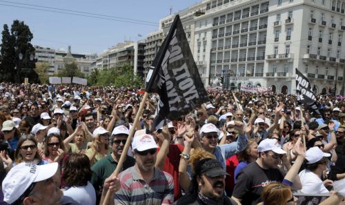 Βόμβες για εργασιακές σχέσεις και ασφαλιστικά δικαιώματα στον εφαρμοστικό νόμο